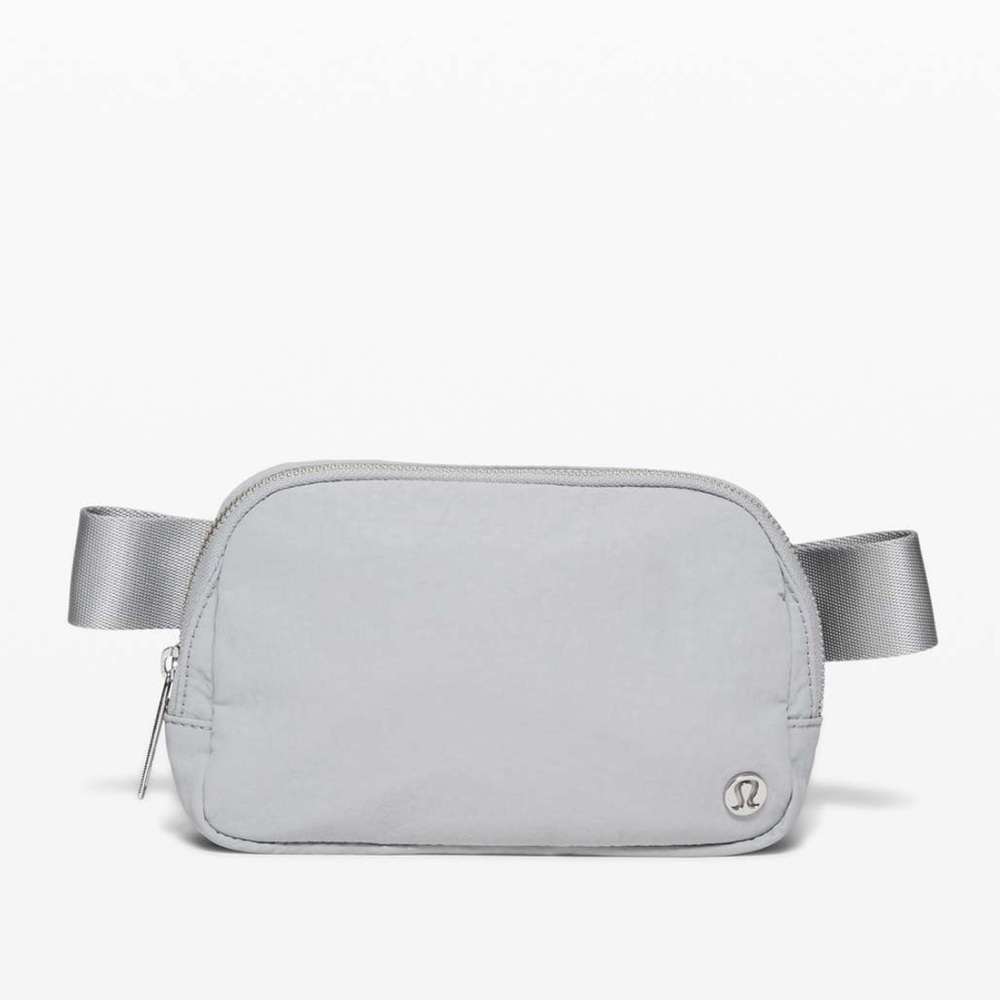 Lululemon Everywhere Belt Bag in Silver Drop